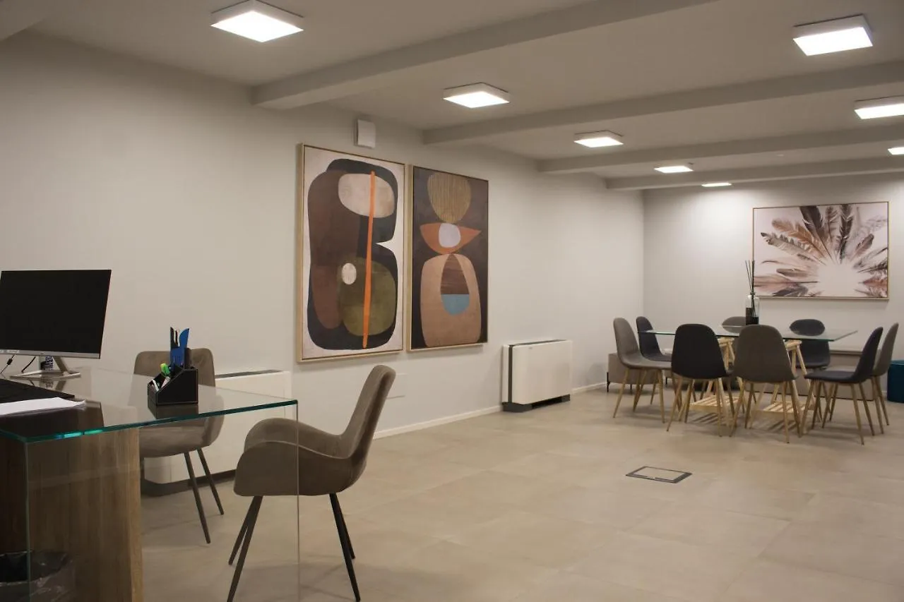 Ar Chelsea Penthouse Apartment Bergamo 0*,